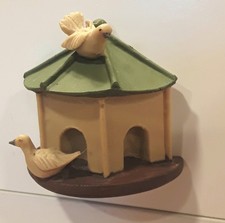DOLLS HOUSE MINIATURE DOVE COTE BIRD HOUSE WALL MOUNTED GARDEN ORNAMENT