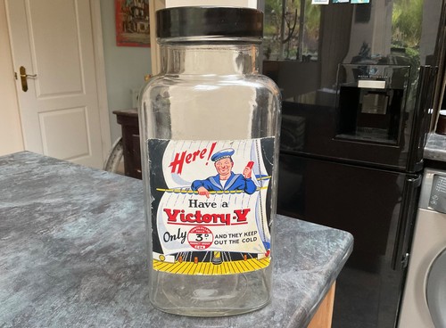 Vintage antique victory - victory, v