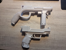 2 x Wii Light guns. Zappers