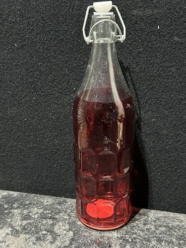 Red glass coloured pattern - red,
