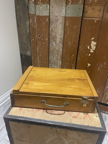 Wooden tabletop box - tabletop, easel