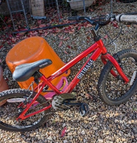 Apollo outrage kids bike 20in - apollo,