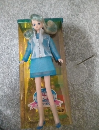 Takara jenny 2000 read desc - jenny,