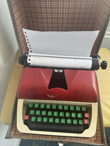Vintage portable typewriter - portable,