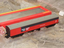 CA111: Hornby OO Gauge Royal Mail Coach R6355 BR Standard GUV 94138 NKA - Unused