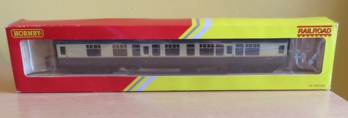 Hornby mk1 composite coach - 00,