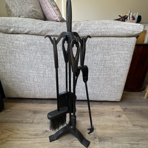 Black piece cast - black,