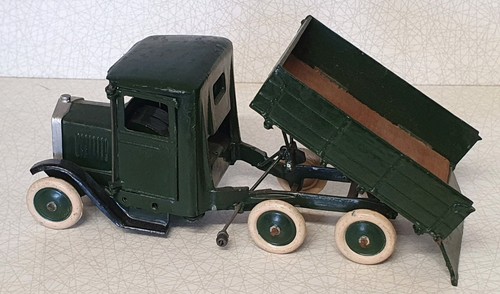 Britains pre war - pre, wheeled