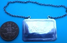 900 standard silver wine label