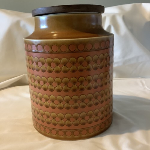 Hornsea saffron storage - saffron, jar