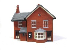 HORNBY N8000 Lyddle End (Resin) Station Masters Office - N Gauge