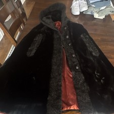 Borgazia Fur Trim Hooded Cape