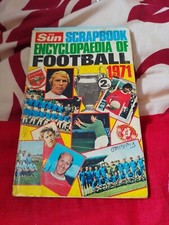 1971 Sun Scrapbook Encyclopaedia of Football (4)