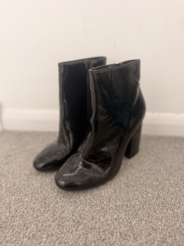 Lovely shiny black - f&f,