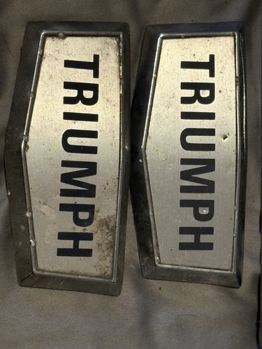 Vintage triumph original badge - triumph,