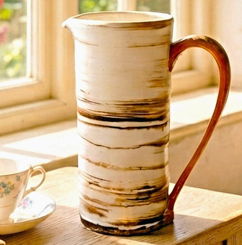 Wold pottery hand - hand, jug