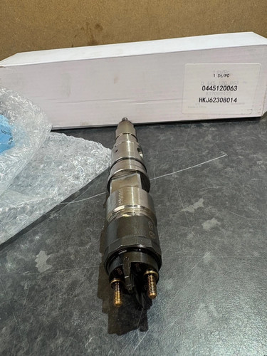 Valtra bosch diesel injector - bosch,