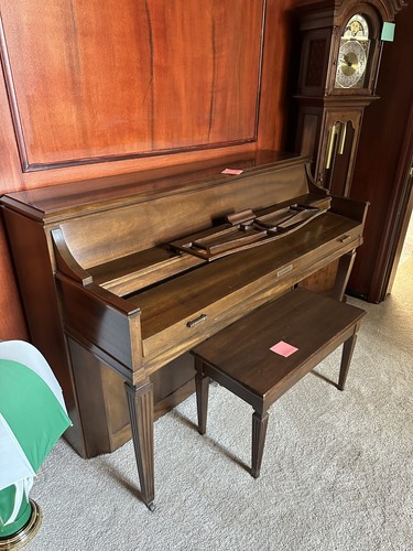 Baldwin upright piano - upright,