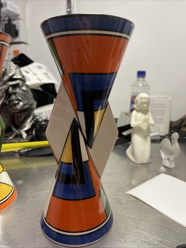 Clarice cliff vase - yo, yo