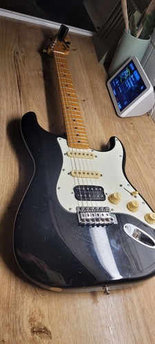Fender standard stratocaster - fender,