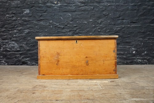 Antique pine bedroom blanket - antique,