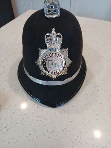 Metropolitan police badge - metropolitan,