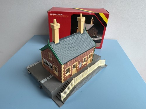 Hornby r511 gauge waiting - hornby,