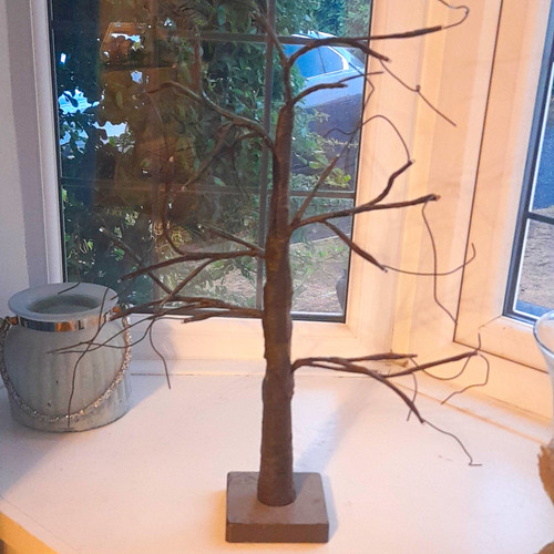 Tesco artificial light - artificial,