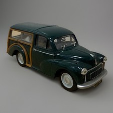 CORGI Morris Traveler Green