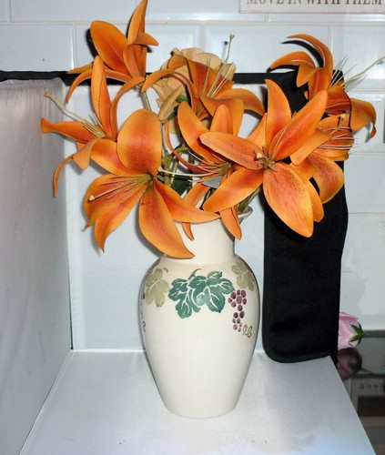 Lovely large royal winton hand - lovely,