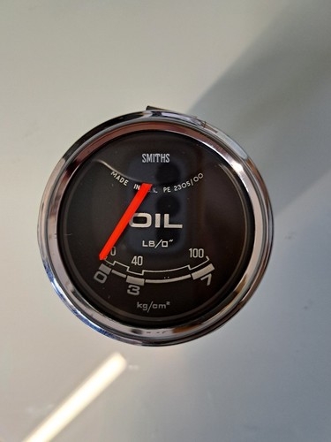 Smiths oil pressure gauge - pressure,