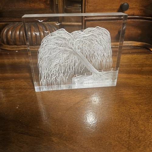 Weeping tree ornament - weeping, acryl