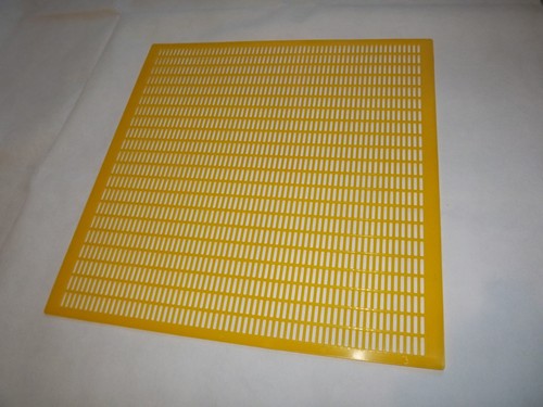 Queen excluder for poly - queen,