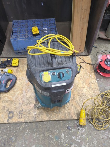 Makita 447m 45l dust extractor - makita,