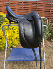 Devoucoux Mendia dressage saddle, black, excellent used condition, girth inc.