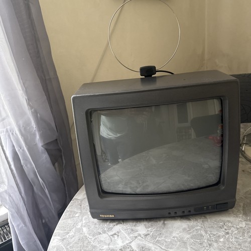 Toshiba 1400rb colour crt - 1400rb,