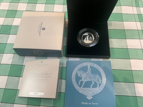 Rare royal mint 2022 queen - rare, queen's