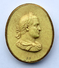 EARLY 19TH CENTURY GRAND TOUR WAX PORTRAIT CAMEO, UNKNOWN ROMAN EMPEROR (93).