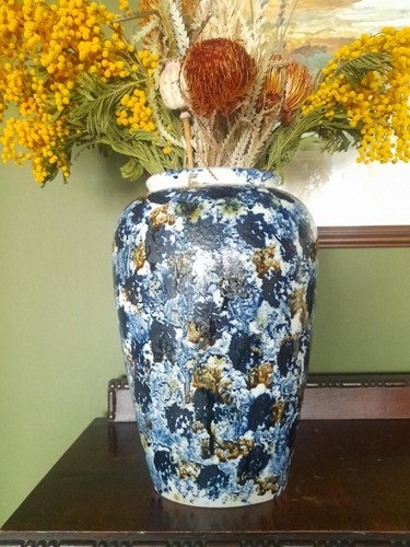 Large studio pottery - a,