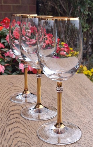 Pressed glass wine glasses - 3,