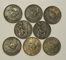8x British Farthings Lot