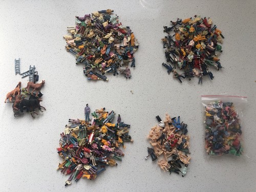 430 people figures scenery - people,