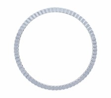 18K White Gold Fluted Bezel