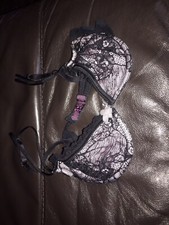 Black and Pink Bra La Sends