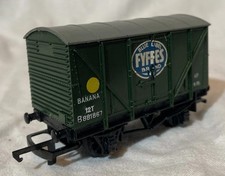 Wrenn Railways Banana Van Fyffes  W4301P Unboxed GC OO Gauge.