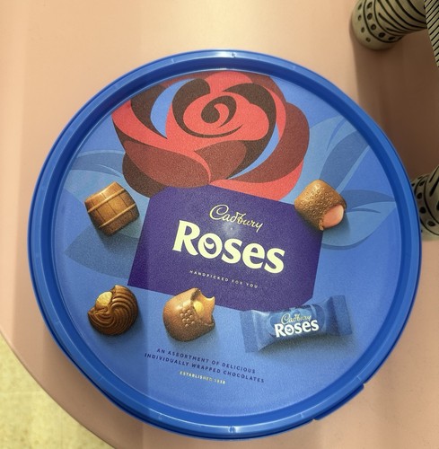 Cadbury roses tub - roses,