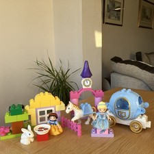 Lego Duplo 6153 Disney  Cinderella’s Carriage & 6152 Snow Whites Cottage 