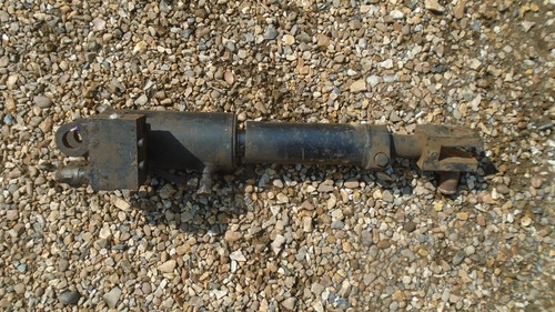 Plough reversible ram - reversible,