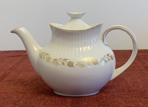 Royal doulton fairfax one cup - royal,