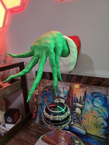 Life size grinch hand - life,